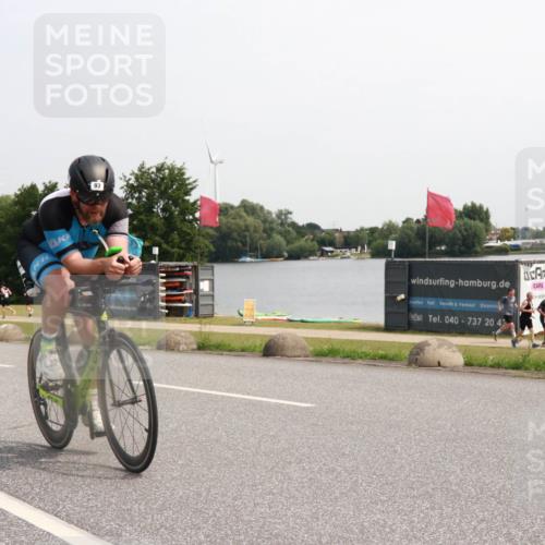 15.06.2025 - 27. Vierlanden-Triathlon H.Heesch http://msf.ph/oto/7994204 15.06.2025 11:21:05 Radfahren 93, 856 meine-sportfotos.de