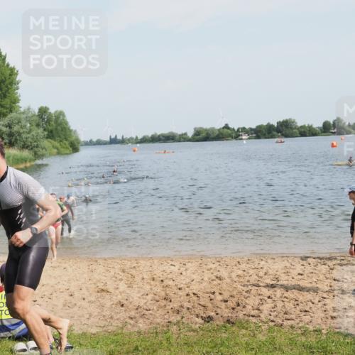 21.06.2025 - 27. Vierlanden-Triathlon MichiJ http://msf.ph/oto/7994224 15.06.2026 09:56:03 Schwimmen 268, 277, 285, 308, 310, 312, 357 meine-sportfotos.de