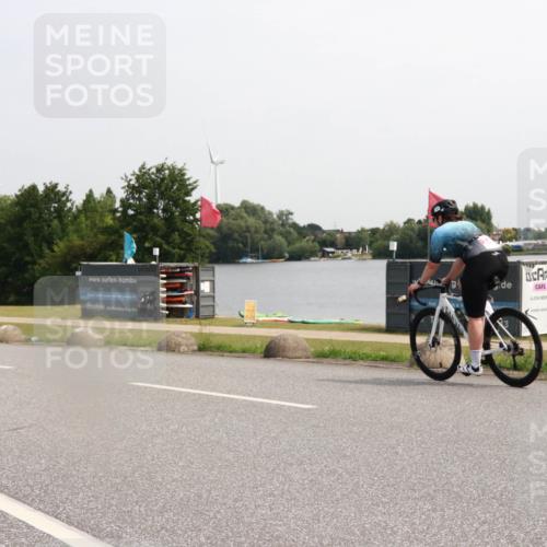 15.06.2025 - 27. Vierlanden-Triathlon H.Heesch http://msf.ph/oto/7994231 15.06.2025 11:21:10 Radfahren 93, 142, 856 meine-sportfotos.de