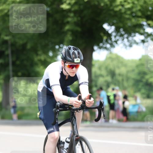 15.06.2025 - 7 Türme Triathlon Yannick Fuchs http://msf.ph/oto/7994269 15.06.2025 12:09:11 Radfahren 285, 297, 329, 333 meine-sportfotos.de