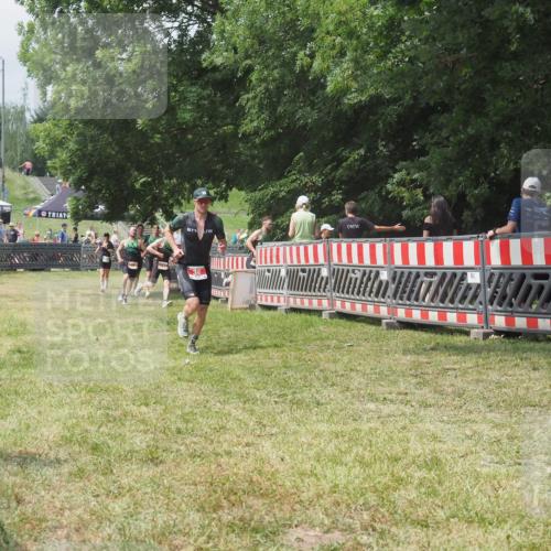 21.06.2025 - 27. Vierlanden-Triathlon KatJ http://msf.ph/oto/7994280 15.06.2025 12:42:38 Ziel 36 meine-sportfotos.de