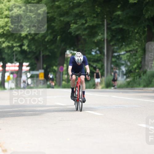 15.06.2025 - 7 Türme Triathlon Yannick Fuchs http://msf.ph/oto/7994283 15.06.2025 12:09:16 Radfahren 285, 292, 306, 333 meine-sportfotos.de