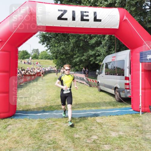 21.06.2025 - 27. Vierlanden-Triathlon MichiJ http://msf.ph/oto/7994308 15.06.2026 11:17:48 Ziel 287, 293, 412 meine-sportfotos.de