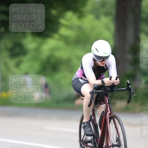 15.06.2025 - 7 Türme Triathlon Yannick Fuchs http://msf.ph/oto/7994310 15.06.2025 13:08:15 Radfahren 321, 338, 600, 603, 1065 meine-sportfotos.de