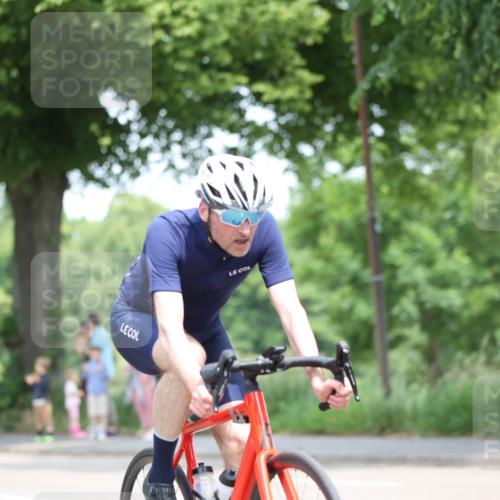 15.06.2025 - 7 Türme Triathlon Yannick Fuchs http://msf.ph/oto/7994322 15.06.2025 12:09:19 Radfahren 285, 292, 306 meine-sportfotos.de