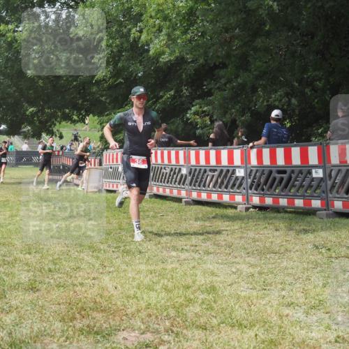21.06.2025 - 27. Vierlanden-Triathlon KatJ http://msf.ph/oto/7994323 15.06.2025 12:42:39 Ziel 36 meine-sportfotos.de