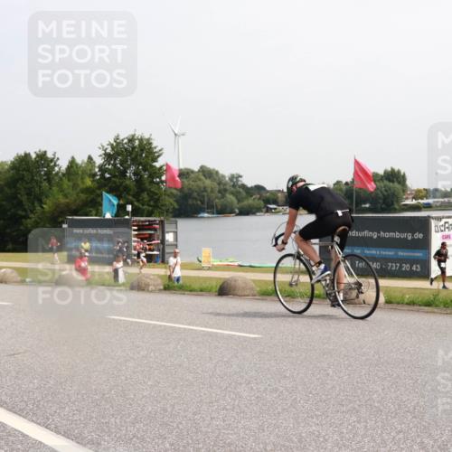 15.06.2025 - 27. Vierlanden-Triathlon H.Heesch http://msf.ph/oto/7994337 15.06.2025 11:21:45 Radfahren  meine-sportfotos.de
