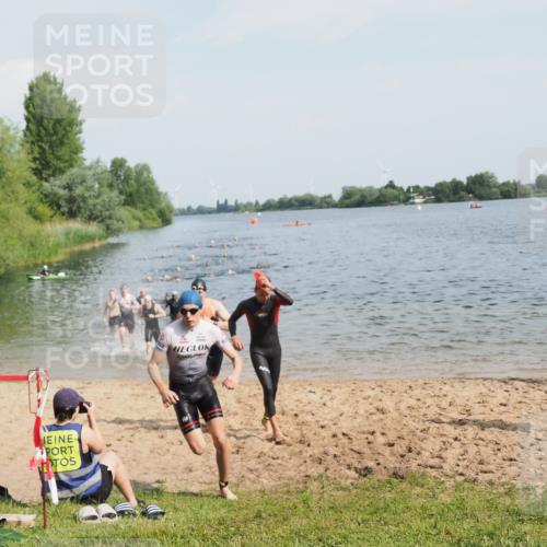 21.06.2025 - 27. Vierlanden-Triathlon MichiJ http://msf.ph/oto/7994348 15.06.2026 09:56:08 Schwimmen 268, 277, 285, 312, 315, 349, 357 meine-sportfotos.de