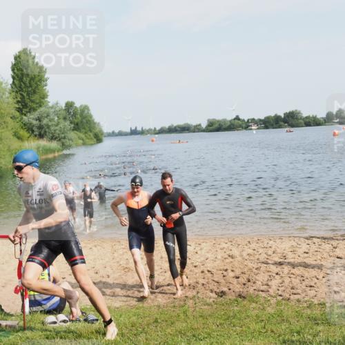21.06.2025 - 27. Vierlanden-Triathlon MichiJ http://msf.ph/oto/7994363 15.06.2026 09:56:09 Schwimmen 268, 277, 285, 314, 315, 349, 357 meine-sportfotos.de