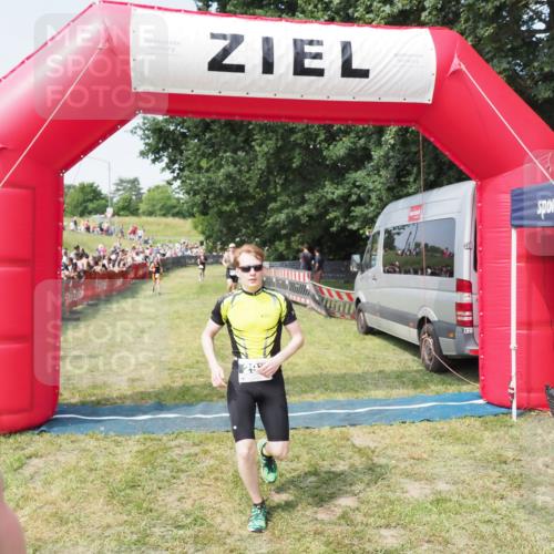 21.06.2025 - 27. Vierlanden-Triathlon MichiJ http://msf.ph/oto/7994374 15.06.2026 11:17:48 Ziel 287, 293, 412 meine-sportfotos.de