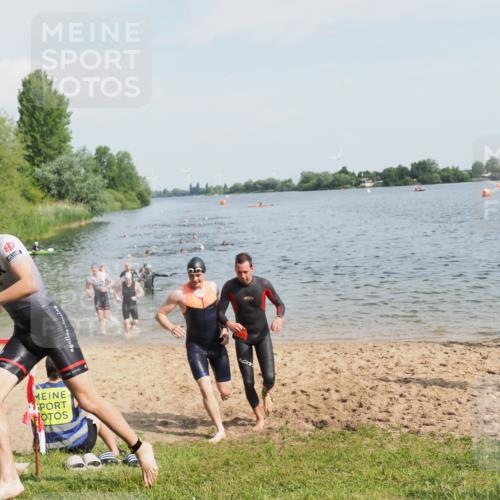 21.06.2025 - 27. Vierlanden-Triathlon MichiJ http://msf.ph/oto/7994375 15.06.2026 09:56:09 Schwimmen 268, 277, 285, 314, 315, 349, 357 meine-sportfotos.de