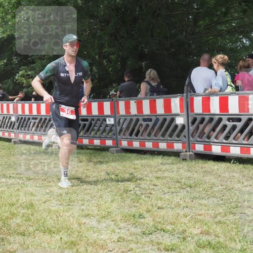21.06.2025 - 27. Vierlanden-Triathlon KatJ http://msf.ph/oto/7994378 15.06.2025 12:42:40 Ziel 36 meine-sportfotos.de