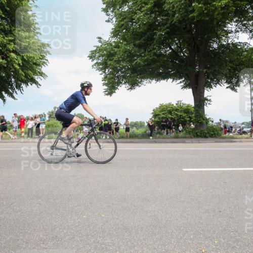 15.06.2025 - 7 Türme Triathlon Yannick Fuchs http://msf.ph/oto/7994384 15.06.2025 13:35:45 Radfahren 868, 953 meine-sportfotos.de