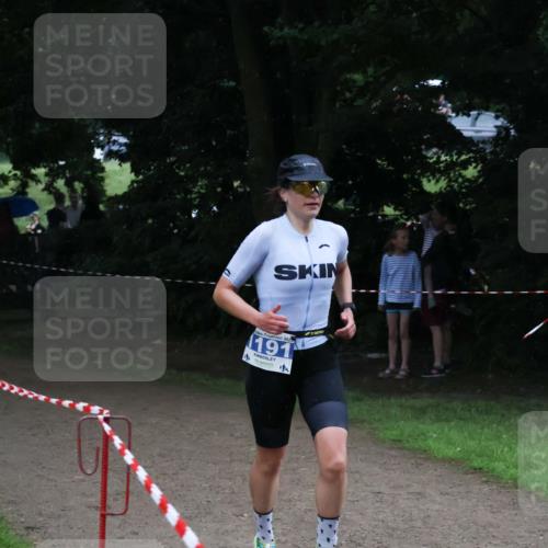 21.06.2025 - 27. Vierlanden-Triathlon Lena Gebhardt http://msf.ph/oto/7994413 15.06.2025 13:47:57 Laufen 191 meine-sportfotos.de