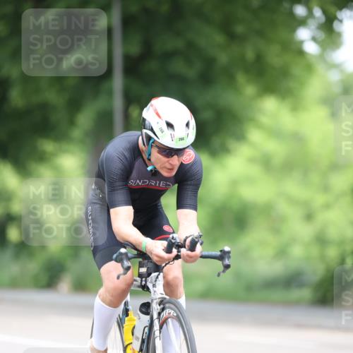15.06.2025 - 7 Türme Triathlon Yannick Fuchs http://msf.ph/oto/7994420 15.06.2025 12:10:27 Radfahren  meine-sportfotos.de