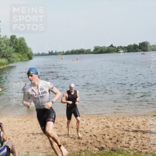 21.06.2025 - 27. Vierlanden-Triathlon MichiJ http://msf.ph/oto/7994429 15.06.2026 09:56:13 Schwimmen 260, 268, 277, 285, 314, 315, 323, 349, 357 meine-sportfotos.de
