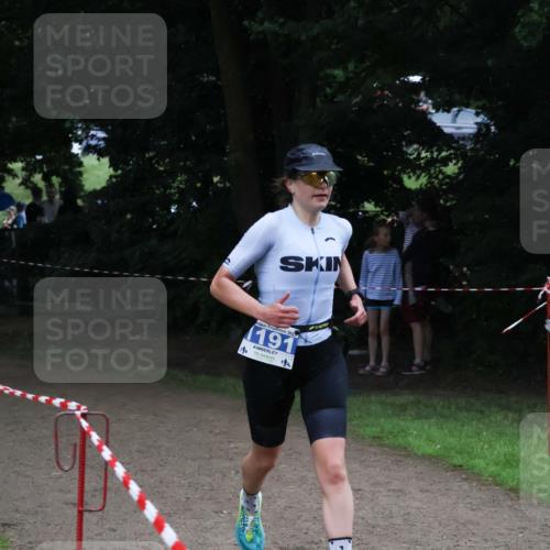 21.06.2025 - 27. Vierlanden-Triathlon Lena Gebhardt http://msf.ph/oto/7994432 15.06.2025 13:47:57 Laufen 202, 191 meine-sportfotos.de