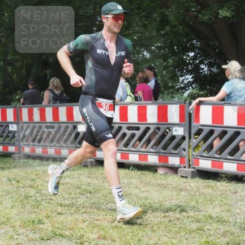 21.06.2025 - 27. Vierlanden-Triathlon KatJ http://msf.ph/oto/7994433 15.06.2025 12:42:40 Ziel 36 meine-sportfotos.de