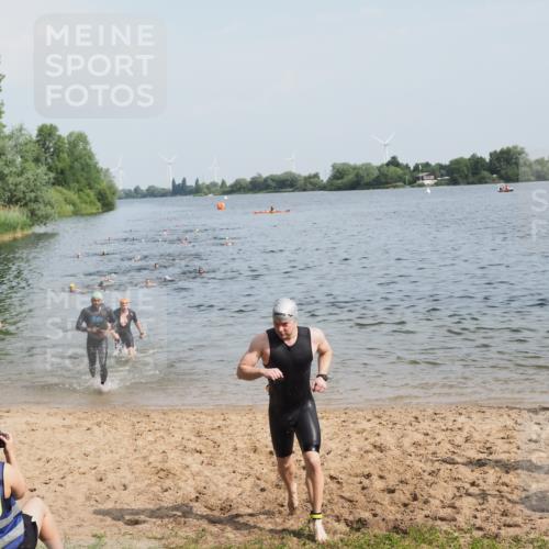 21.06.2025 - 27. Vierlanden-Triathlon MichiJ http://msf.ph/oto/7994442 15.06.2026 09:56:14 Schwimmen 260, 277, 285, 314, 315, 323, 349, 357, 438 meine-sportfotos.de