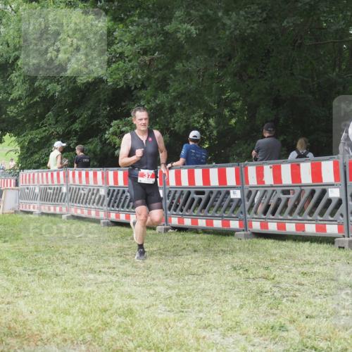 21.06.2025 - 27. Vierlanden-Triathlon KatJ http://msf.ph/oto/7994459 15.06.2025 12:43:08 Ziel 37 meine-sportfotos.de