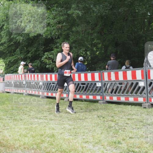 21.06.2025 - 27. Vierlanden-Triathlon KatJ http://msf.ph/oto/7994468 15.06.2025 12:43:09 Ziel 37 meine-sportfotos.de