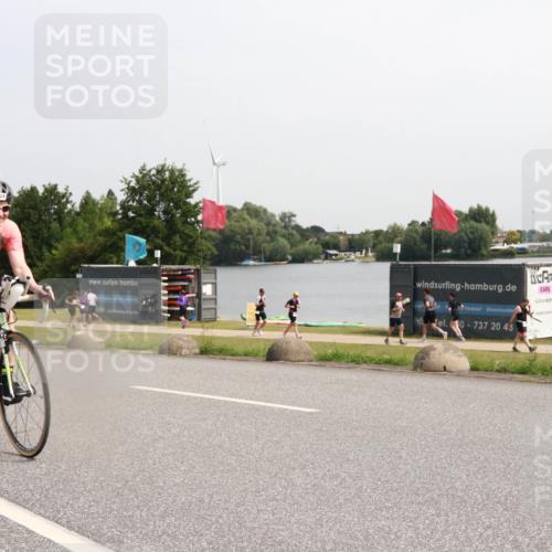 15.06.2025 - 27. Vierlanden-Triathlon H.Heesch http://msf.ph/oto/7994480 15.06.2025 11:22:08 Radfahren 133, 224, 653, 843 meine-sportfotos.de