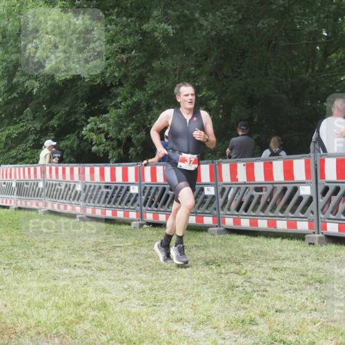 21.06.2025 - 27. Vierlanden-Triathlon KatJ http://msf.ph/oto/7994482 15.06.2025 12:43:09 Ziel 37 meine-sportfotos.de