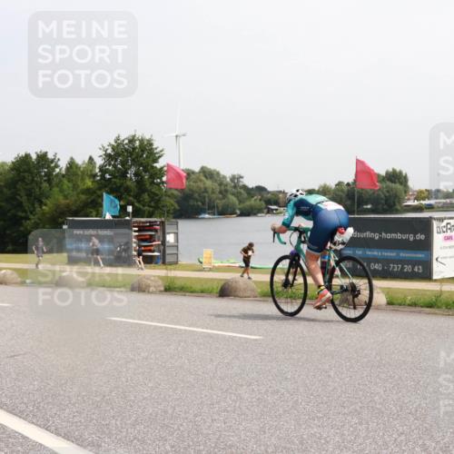 15.06.2025 - 27. Vierlanden-Triathlon H.Heesch http://msf.ph/oto/7994489 15.06.2025 11:22:15 Radfahren 653 meine-sportfotos.de