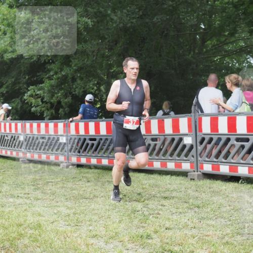 21.06.2025 - 27. Vierlanden-Triathlon KatJ http://msf.ph/oto/7994505 15.06.2025 12:43:09 Ziel 37 meine-sportfotos.de