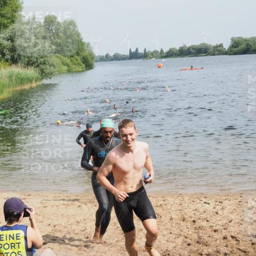 21.06.2025 - 27. Vierlanden-Triathlon MichiJ http://msf.ph/oto/7994506 15.06.2026 09:56:18 Schwimmen 260, 314, 315, 323, 349, 438 meine-sportfotos.de