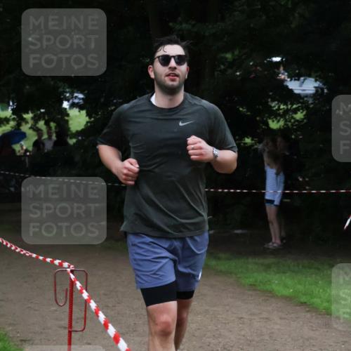 21.06.2025 - 27. Vierlanden-Triathlon Lena Gebhardt http://msf.ph/oto/7994513 15.06.2025 13:48:03 Laufen  meine-sportfotos.de