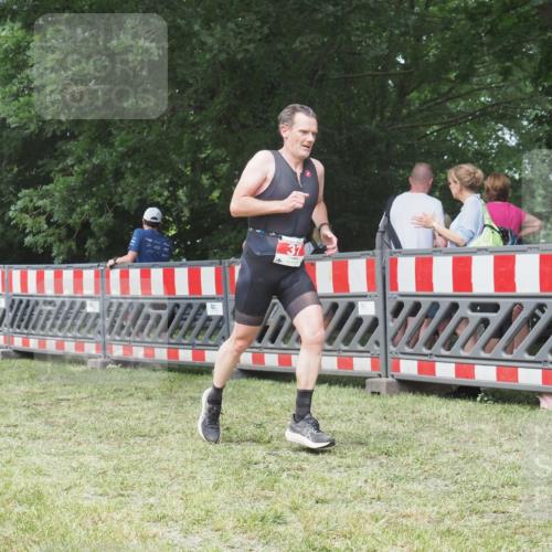 21.06.2025 - 27. Vierlanden-Triathlon KatJ http://msf.ph/oto/7994516 15.06.2025 12:43:09 Ziel 37 meine-sportfotos.de