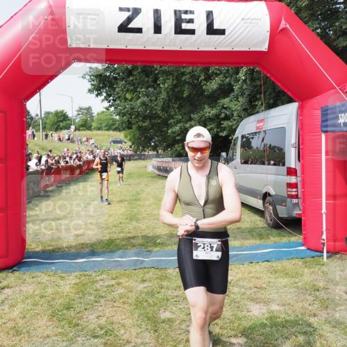 21.06.2025 - 27. Vierlanden-Triathlon MichiJ http://msf.ph/oto/7994519 15.06.2026 11:17:54 Ziel 287, 293, 389, 456 meine-sportfotos.de