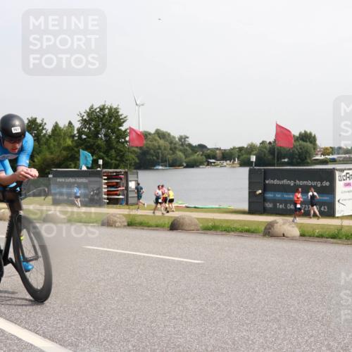 15.06.2025 - 27. Vierlanden-Triathlon H.Heesch http://msf.ph/oto/7994526 15.06.2025 11:22:23 Radfahren 19, 207, 767 meine-sportfotos.de
