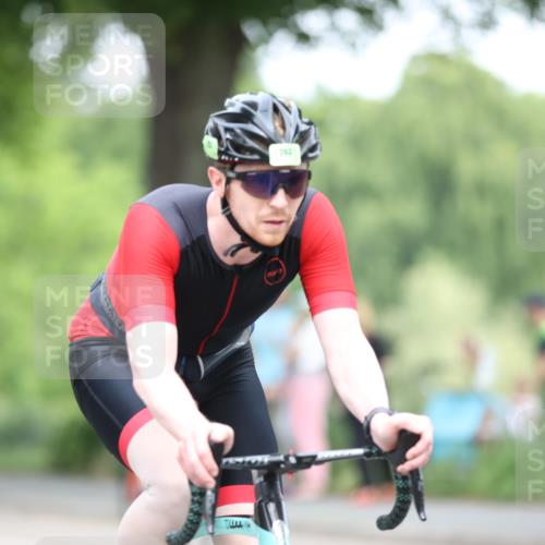 15.06.2025 - 7 Türme Triathlon Yannick Fuchs http://msf.ph/oto/7994529 15.06.2025 12:10:59 Radfahren 263 meine-sportfotos.de