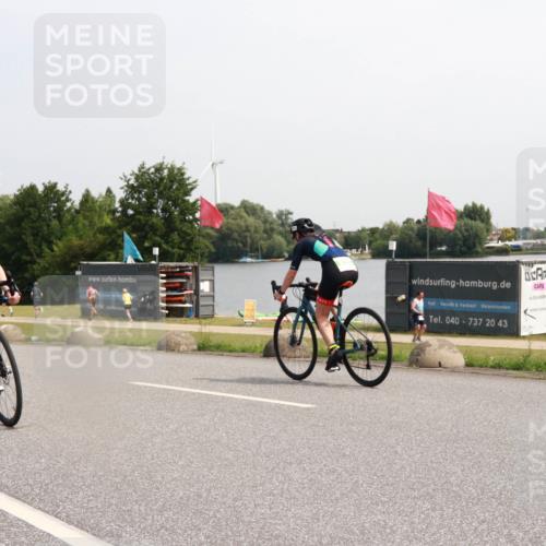 15.06.2025 - 27. Vierlanden-Triathlon H.Heesch http://msf.ph/oto/7994540 15.06.2025 11:22:27 Radfahren 19, 218, 767 meine-sportfotos.de