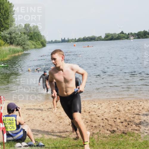 21.06.2025 - 27. Vierlanden-Triathlon MichiJ http://msf.ph/oto/7994546 15.06.2026 09:56:19 Schwimmen 260, 314, 315, 323, 349, 438 meine-sportfotos.de