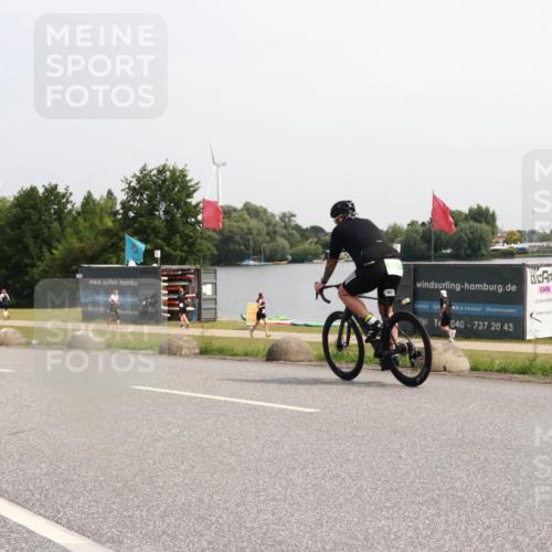 15.06.2025 - 27. Vierlanden-Triathlon H.Heesch http://msf.ph/oto/7994577 15.06.2025 11:22:36 Radfahren 74, 198, 920, 951 meine-sportfotos.de