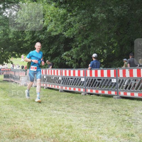 21.06.2025 - 27. Vierlanden-Triathlon KatJ http://msf.ph/oto/7994632 15.06.2025 12:44:03 Ziel 14, 978 meine-sportfotos.de