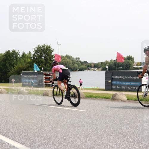 15.06.2025 - 27. Vierlanden-Triathlon H.Heesch http://msf.ph/oto/7994633 15.06.2025 11:22:56 Radfahren 109, 776 meine-sportfotos.de