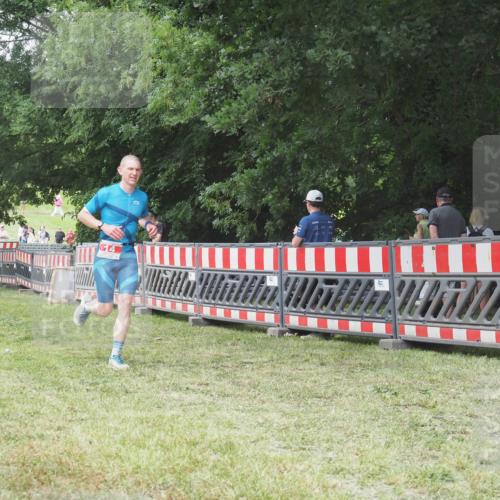 21.06.2025 - 27. Vierlanden-Triathlon KatJ http://msf.ph/oto/7994641 15.06.2025 12:44:04 Ziel 14, 978 meine-sportfotos.de