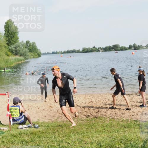 21.06.2025 - 27. Vierlanden-Triathlon MichiJ http://msf.ph/oto/7994643 15.06.2026 09:56:21 Schwimmen 260, 314, 315, 323, 438 meine-sportfotos.de