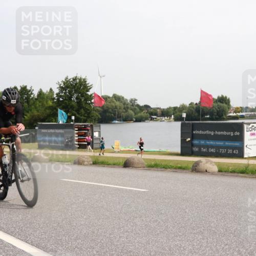 15.06.2025 - 27. Vierlanden-Triathlon H.Heesch http://msf.ph/oto/7994649 15.06.2025 11:22:59 Radfahren 109, 770, 776, 946 meine-sportfotos.de