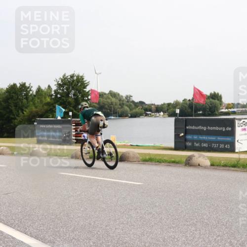 15.06.2025 - 27. Vierlanden-Triathlon H.Heesch http://msf.ph/oto/7994665 15.06.2025 11:23:04 Radfahren 109, 770, 946, 963 meine-sportfotos.de