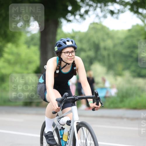 15.06.2025 - 7 Türme Triathlon Yannick Fuchs http://msf.ph/oto/7994674 15.06.2025 12:11:10 Radfahren 251 meine-sportfotos.de