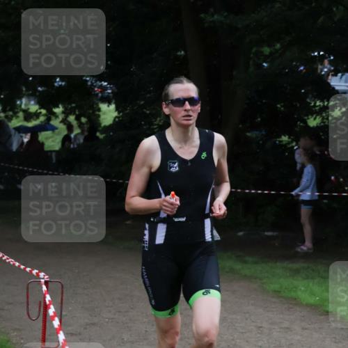 21.06.2025 - 27. Vierlanden-Triathlon Lena Gebhardt http://msf.ph/oto/7994680 15.06.2025 13:48:43 Laufen  meine-sportfotos.de
