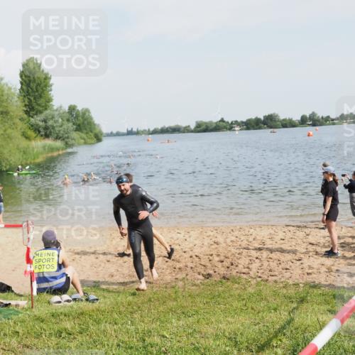 21.06.2025 - 27. Vierlanden-Triathlon MichiJ http://msf.ph/oto/7994688 15.06.2026 09:56:22 Schwimmen 260, 314, 315, 323, 438 meine-sportfotos.de