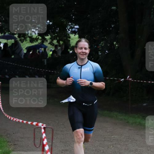21.06.2025 - 27. Vierlanden-Triathlon Lena Gebhardt http://msf.ph/oto/7994721 15.06.2025 13:48:48 Laufen  meine-sportfotos.de