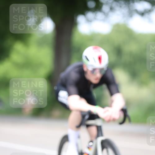 15.06.2025 - 7 Türme Triathlon Yannick Fuchs http://msf.ph/oto/7994723 15.06.2025 13:09:40 Radfahren 222, 607, 705 meine-sportfotos.de