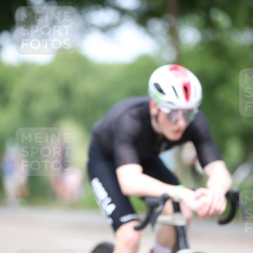 15.06.2025 - 7 Türme Triathlon Yannick Fuchs http://msf.ph/oto/7994738 15.06.2025 13:09:41 Radfahren 222, 555, 607, 658, 705 meine-sportfotos.de
